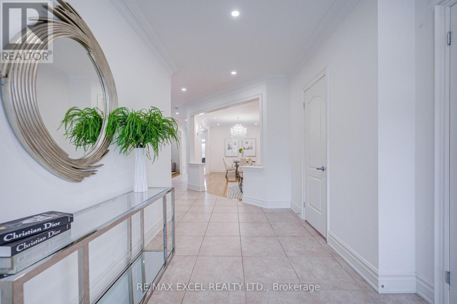 31 Pinewood Drive, Vaughan, Ontario  L4J 5P4 - Photo 5 - N13607264