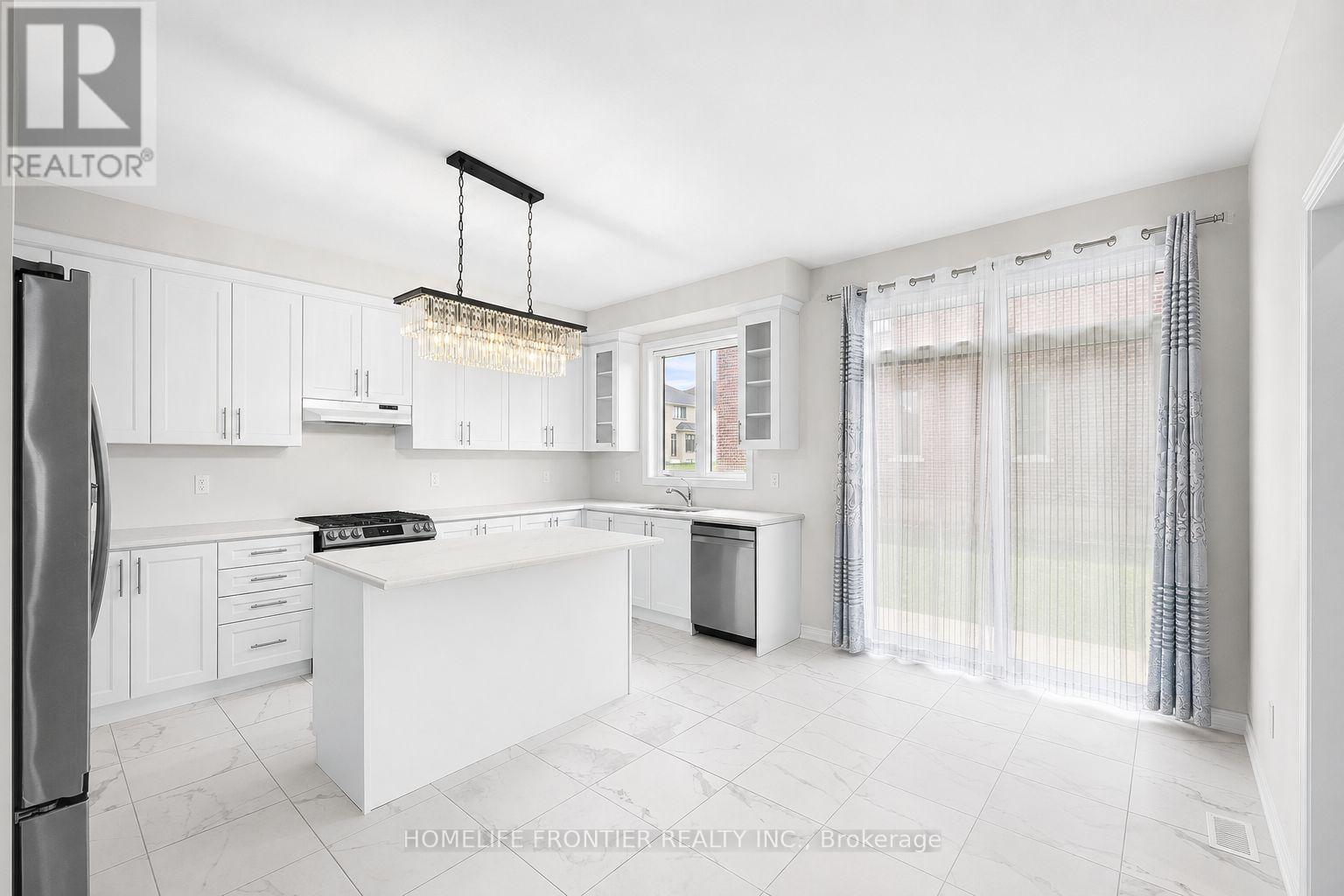 49 Ainslie Hill Crescent, Georgina, Ontario L0E 1R0 - Photo 13 - N13594504