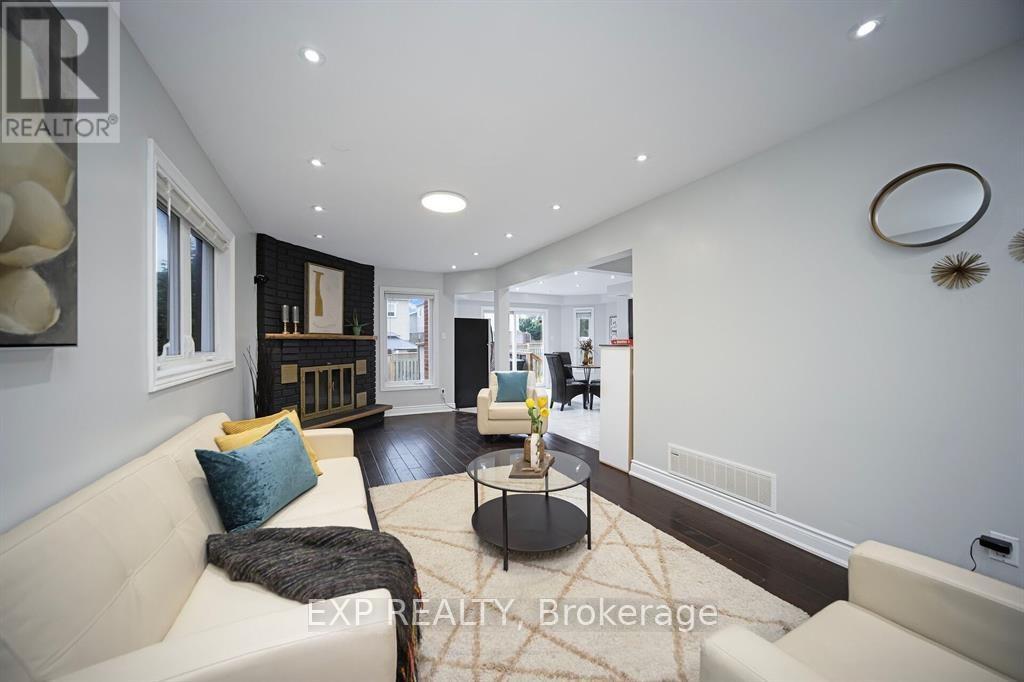 692 Huntington Ridge Drive, Mississauga, Ontario  L5R 1Z5 - Photo 11 - W13607286