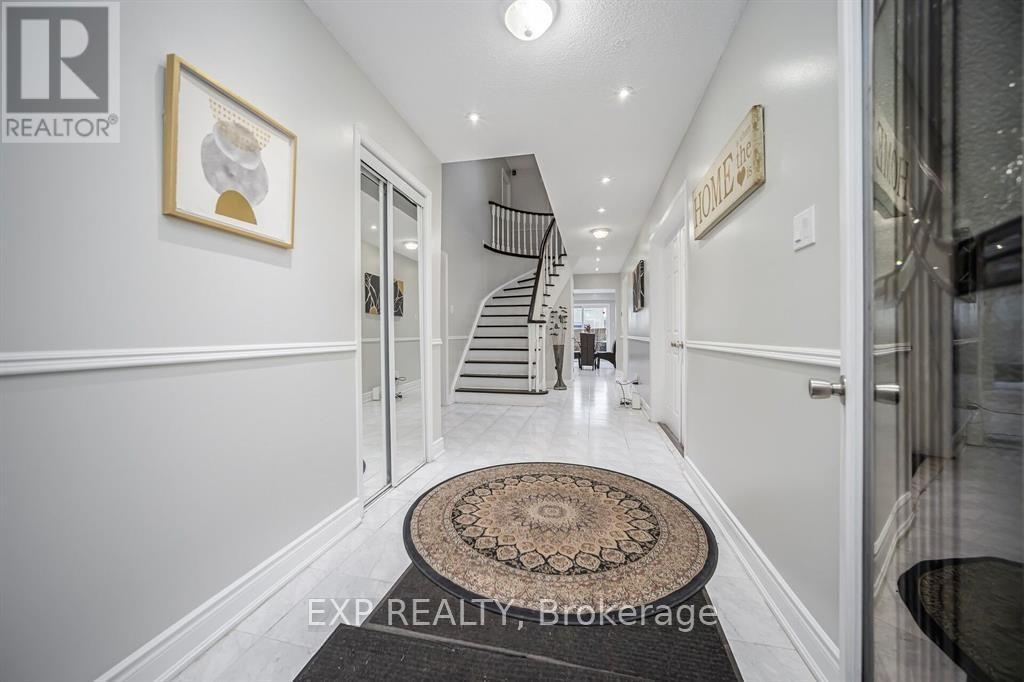 692 Huntington Ridge Drive, Mississauga, Ontario  L5R 1Z5 - Photo 7 - W13607286