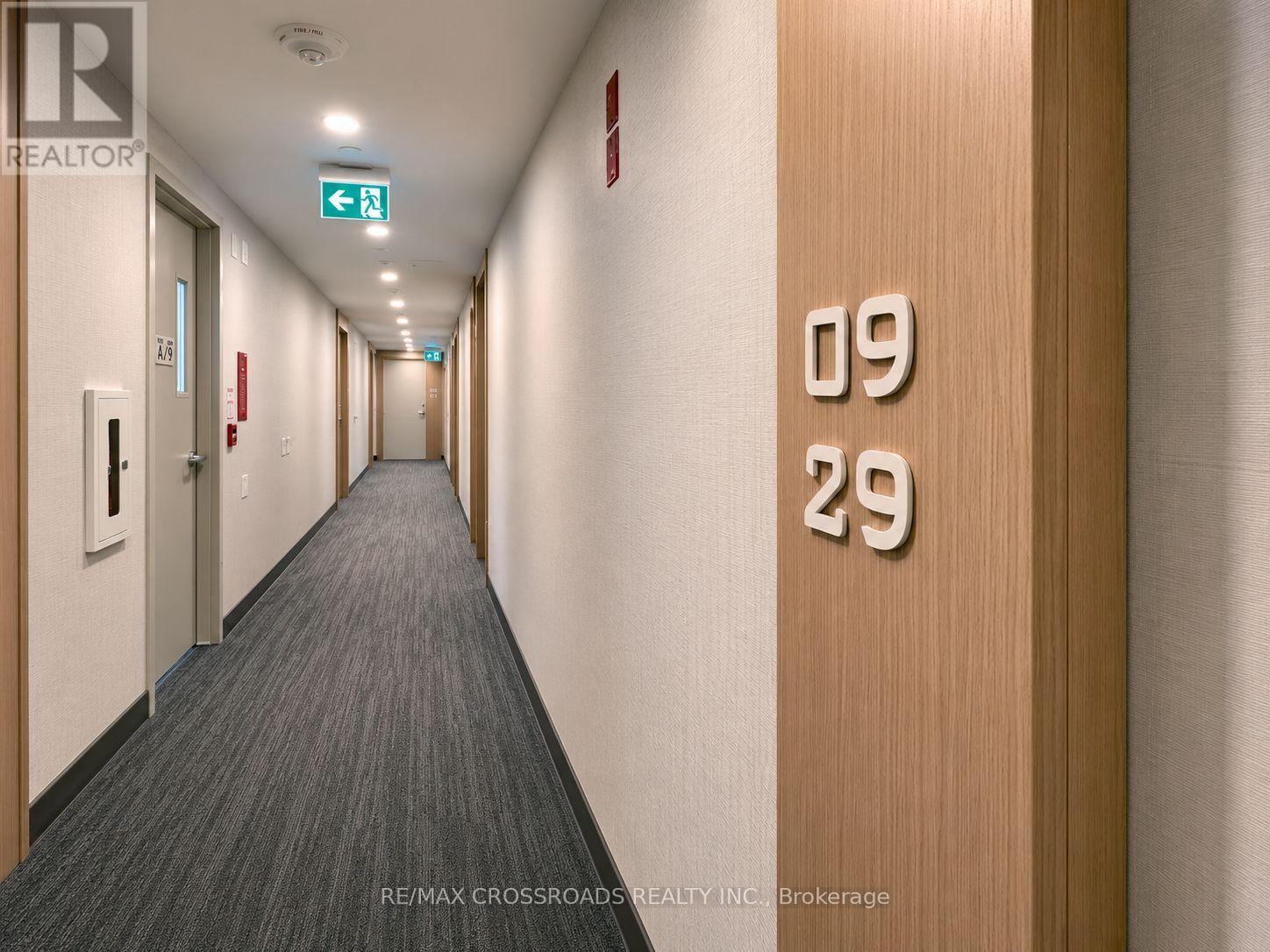 929 - 1100 Sheppard Avenue W, Toronto, Ontario  M3K 0E4 - Photo 3 - W13607296