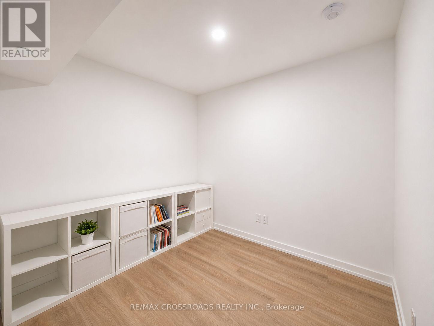 929 - 1100 Sheppard Avenue W, Toronto, Ontario  M3K 0E4 - Photo 5 - W13607296