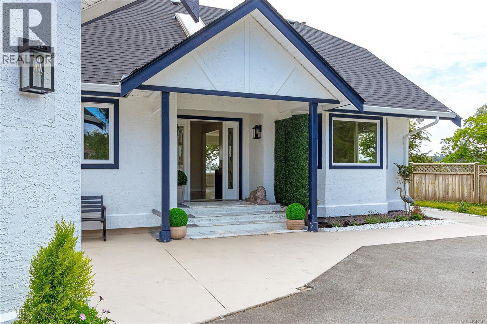 3905b Cadboro Bay Rd, Saanich, British Columbia  V8N 4G3 - Photo 8 - 1040949