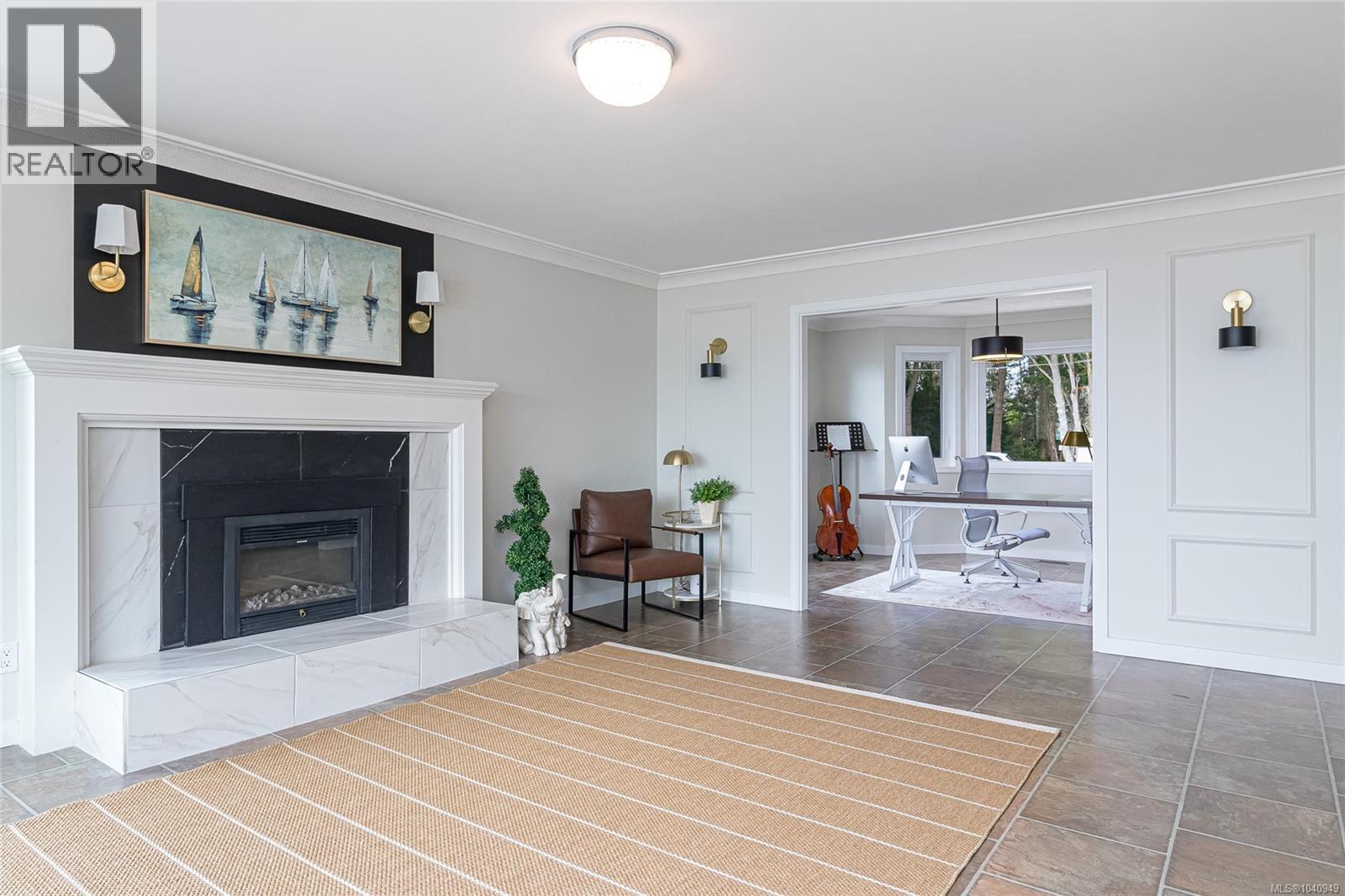 3905b Cadboro Bay Rd, Saanich, British Columbia  V8N 4G3 - Photo 11 - 1040949