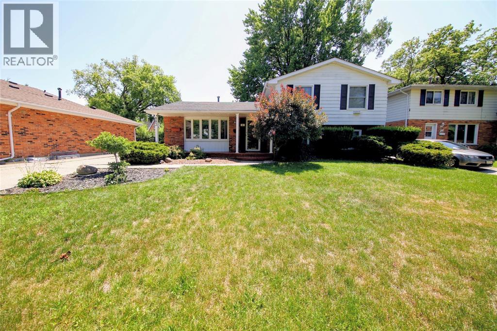 883 Assiniboine CRESCENT, sarnia, Ontario