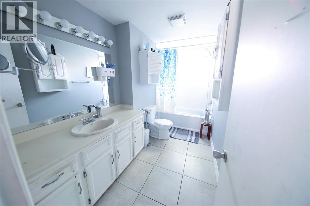 883 Assiniboine Crescent, Sarnia, Ontario  N7T 7N7 - Photo 16 - 26017992