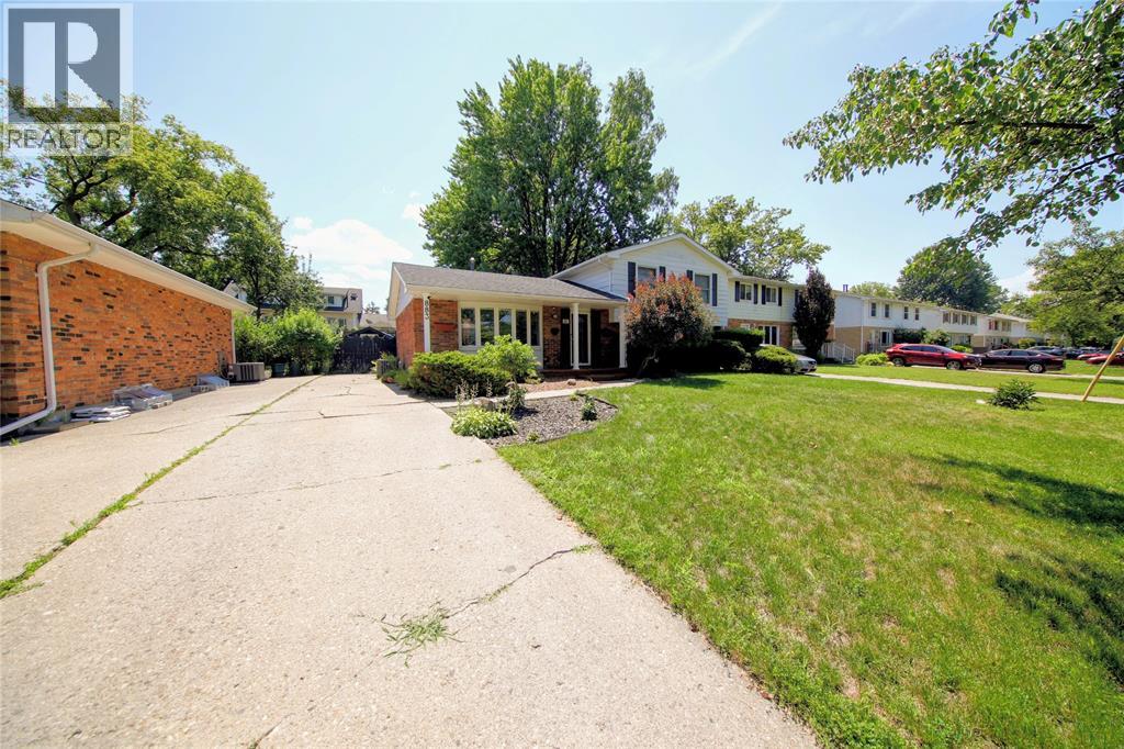 883 Assiniboine Crescent, Sarnia, Ontario  N7T 7N7 - Photo 2 - 26017992