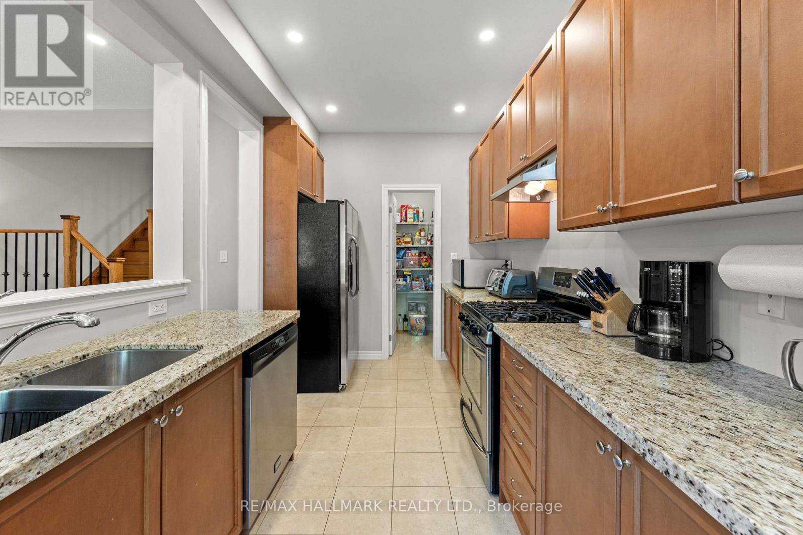 15 Gamble Glen Crescent, Richmond Hill, Ontario  L4S 2T3 - Photo 13 - N13607372