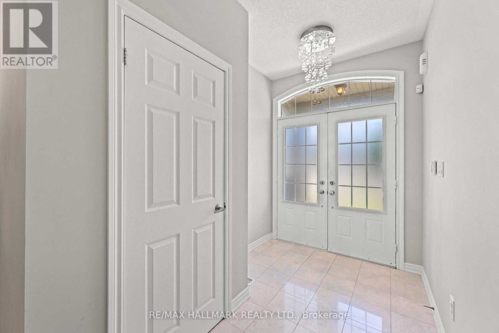 15 Gamble Glen Crescent, Richmond Hill, Ontario  L4S 2T3 - Photo 4 - N13607372