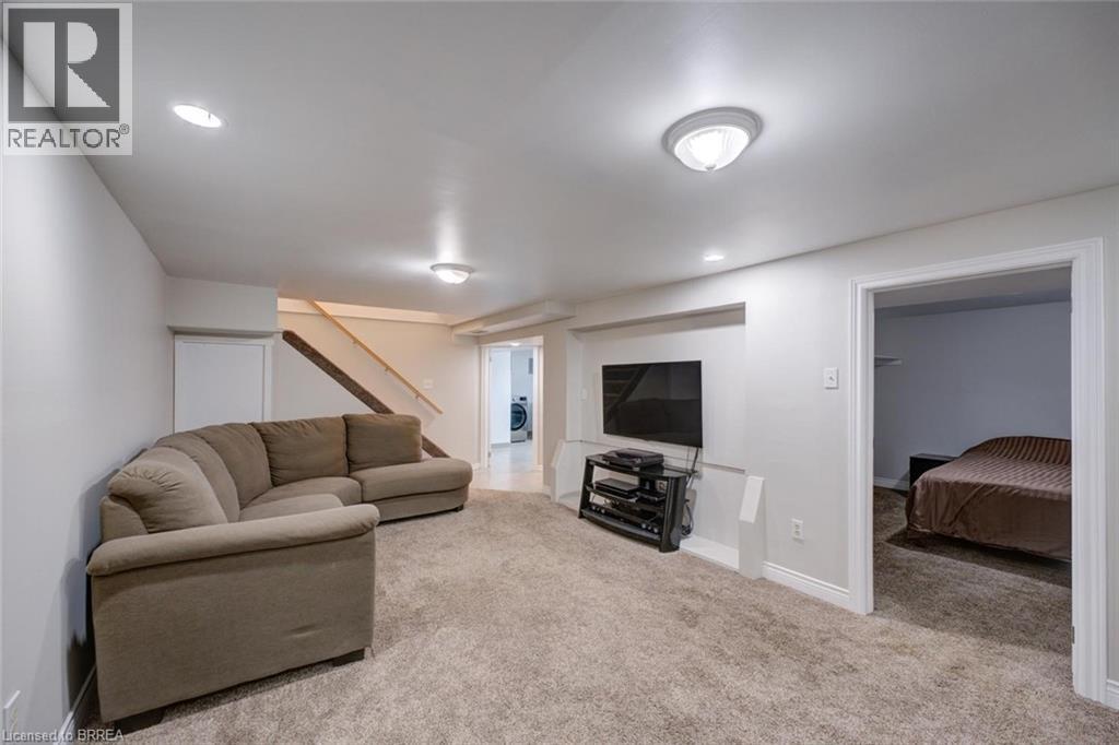 56 AVONDALE Street - Photo 16