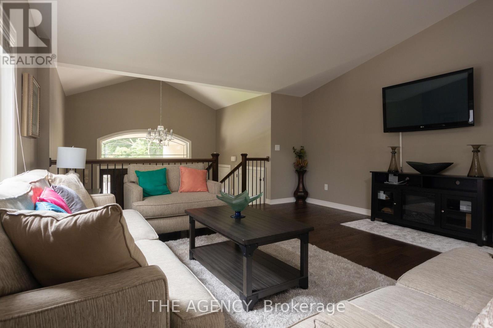 6737 Culp Street, Niagara Falls, Ontario  L2G 2C5 - Photo 3 - X13607344