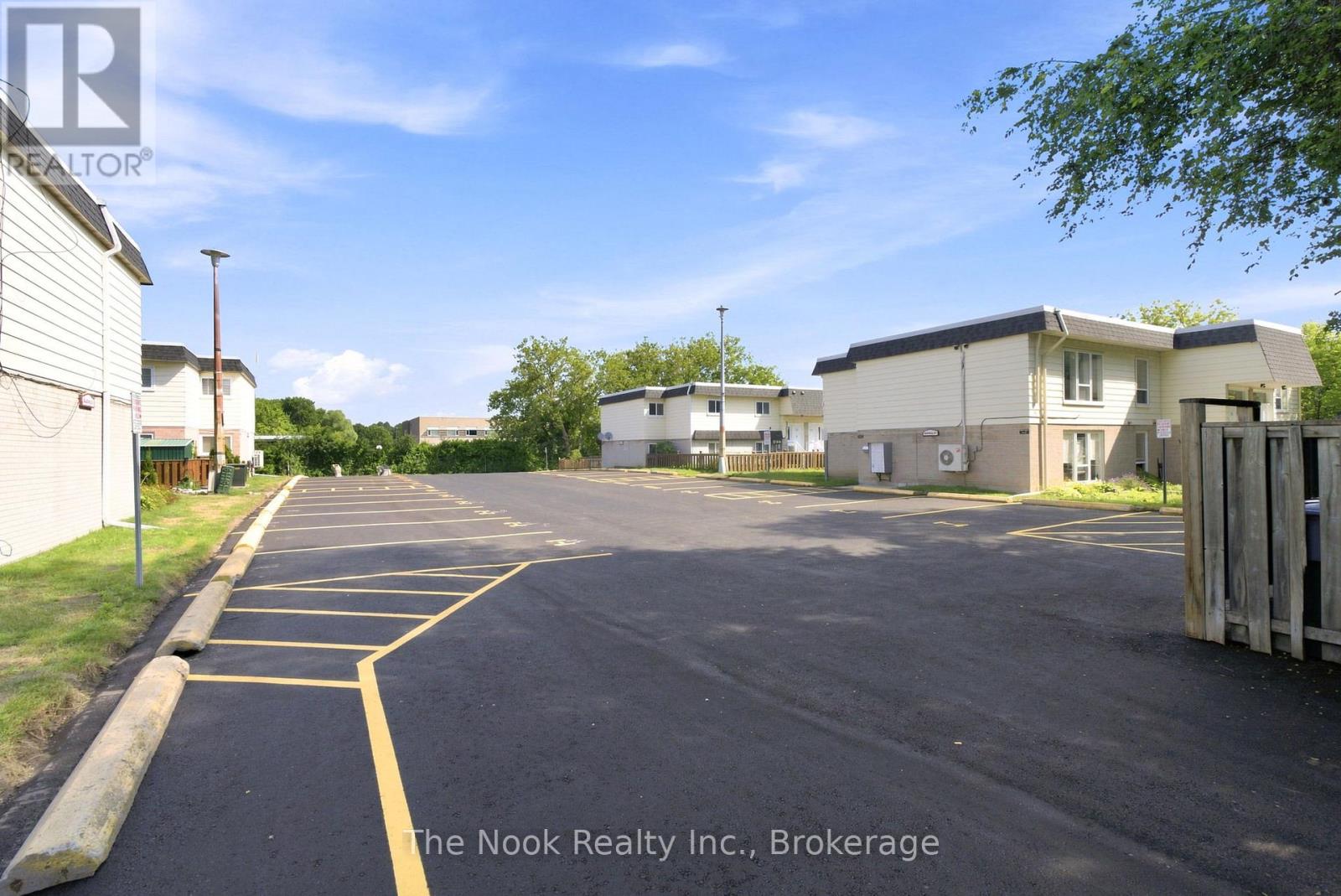 1-3 - 540 Mary Street E, Whitby, Ontario  L1N 2R1 - Photo 3 - E13607438