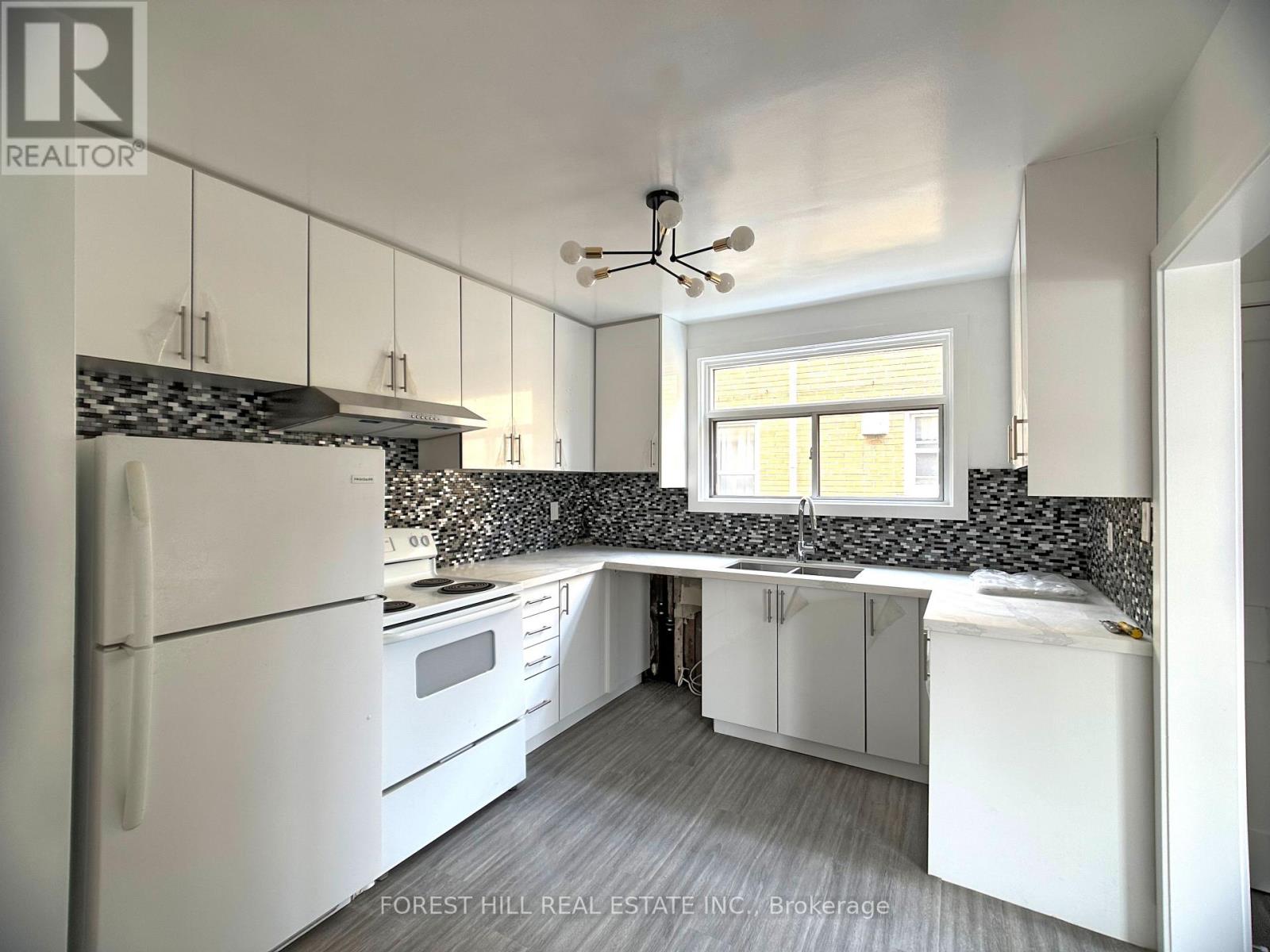#2 - 443 WILSON AVENUE Toronto (Clanton Park), ON M3H 1T5