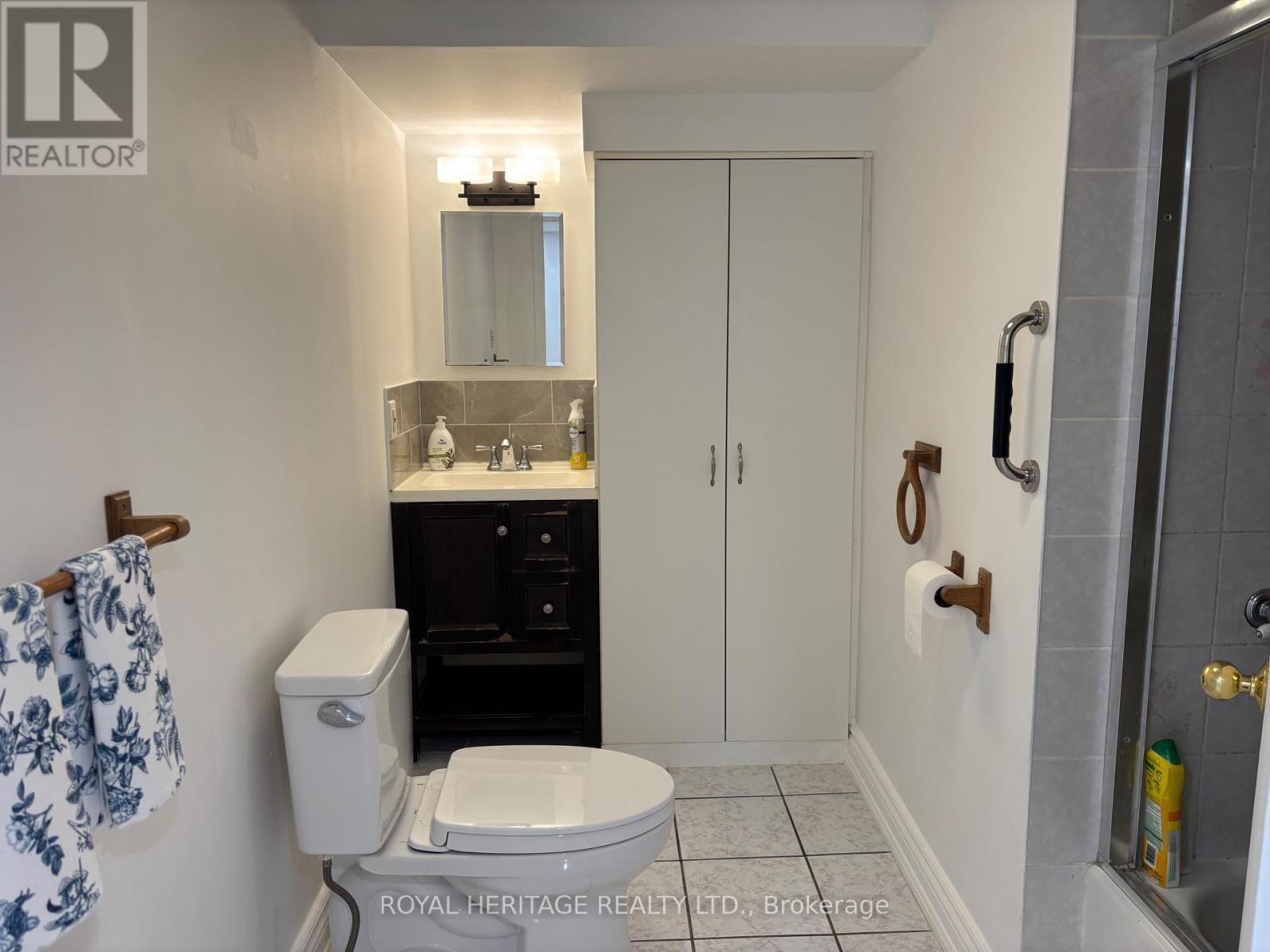 9 Dowers Drive, Ajax, Ontario  L1T 3C8 - Photo 11 - E13607436