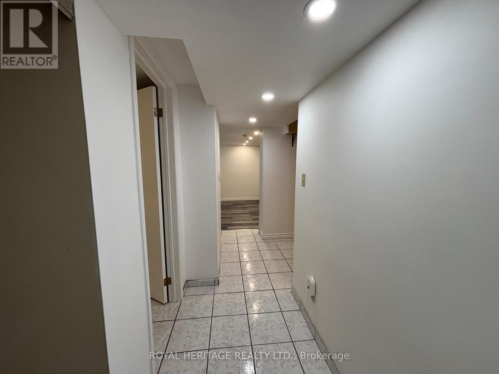 9 Dowers Drive, Ajax, Ontario  L1T 3C8 - Photo 12 - E13607436