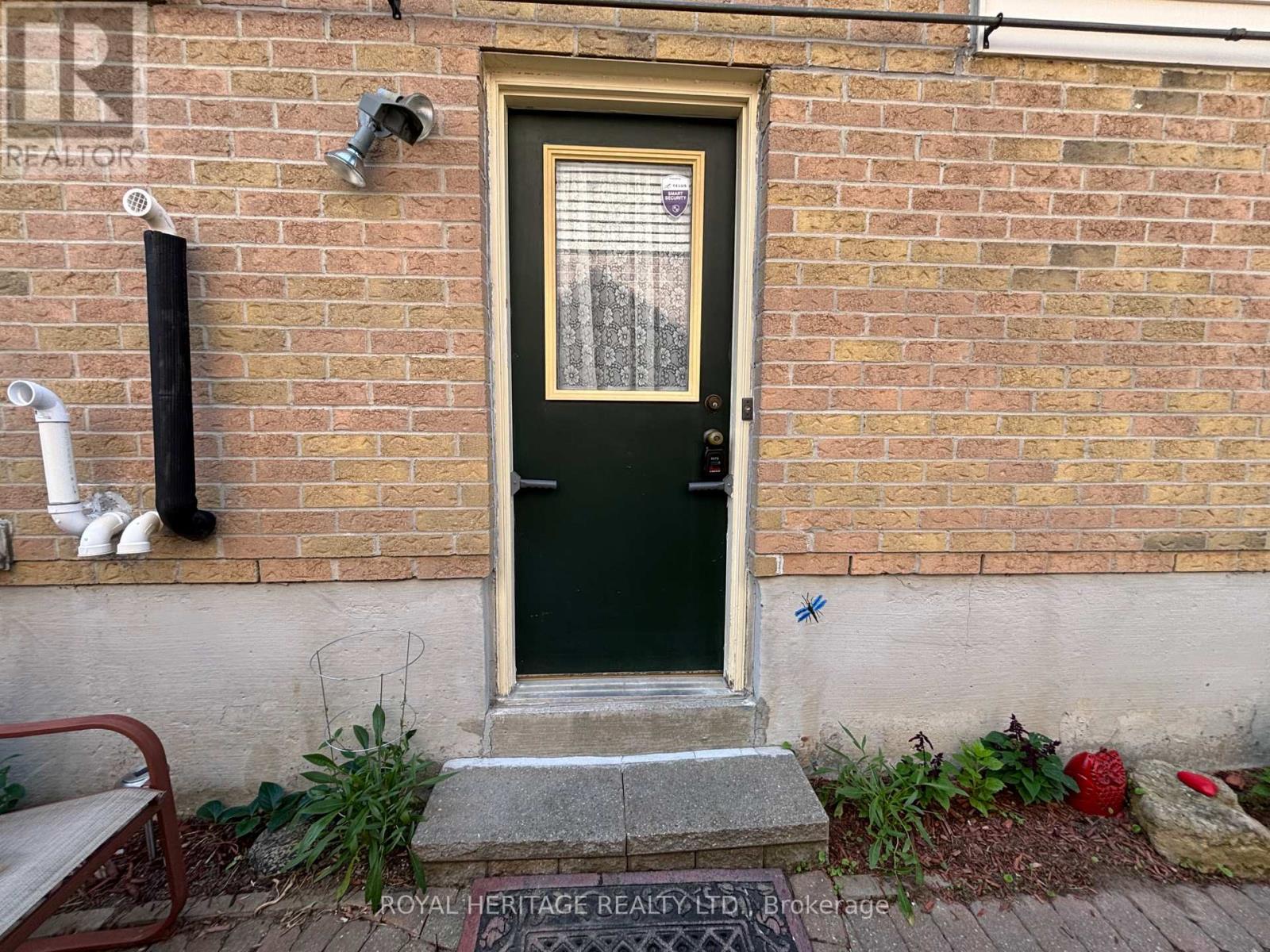 9 Dowers Drive, Ajax, Ontario  L1T 3C8 - Photo 4 - E13607436