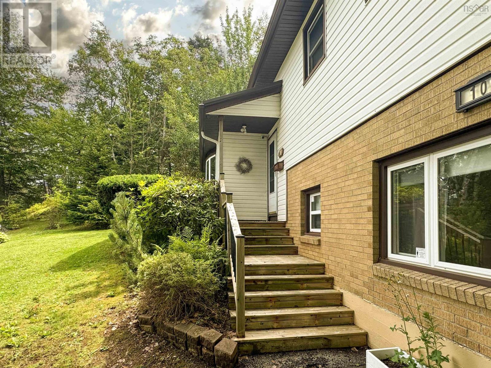 10 Plymouth Street, Halifax, Nova Scotia  B3M 2S2 - Photo 3 - 202615641