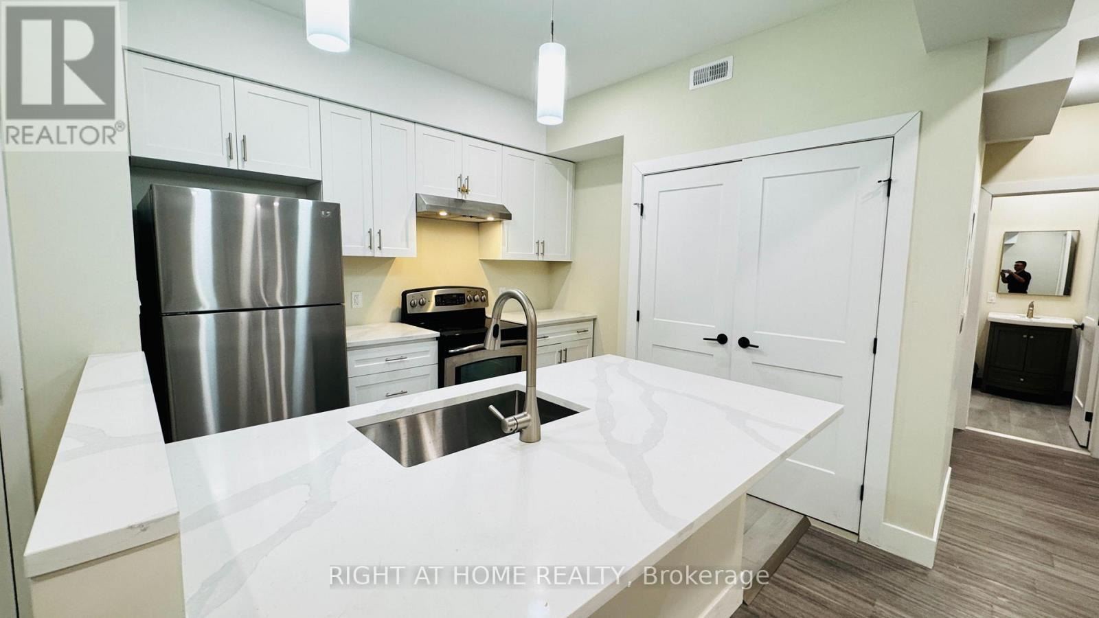 Back Unit - 346 Ashland Avenue, London East, Ontario  N5W 4E8 - Photo 1 - X13607524