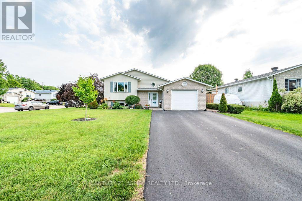 3 Highland Park Drive, Petawawa, Ontario  K8H 3S2 - Photo 2 - X13607504