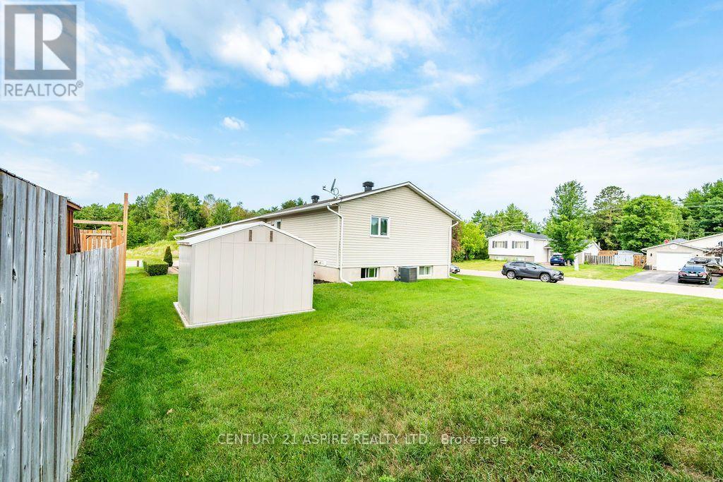 3 Highland Park Drive, Petawawa, Ontario  K8H 3S2 - Photo 43 - X13607504