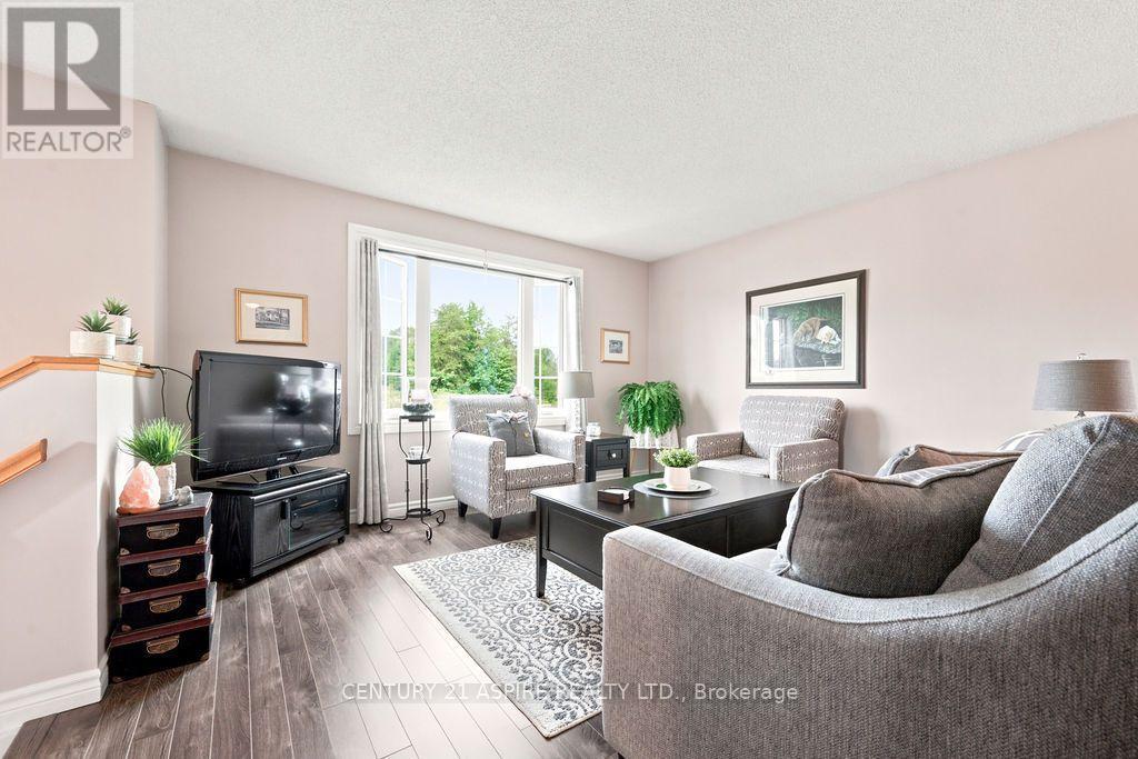 3 Highland Park Drive, Petawawa, Ontario  K8H 3S2 - Photo 6 - X13607504
