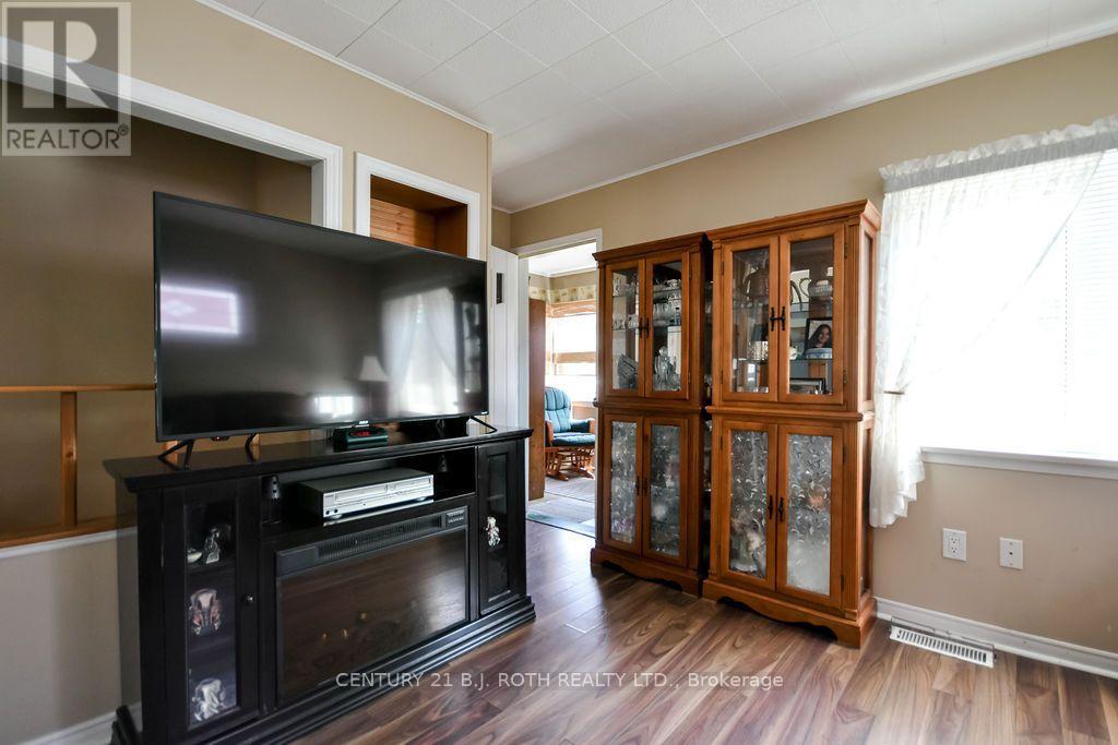 124 Mary Street, Orillia, Ontario  L3V 3E2 - Photo 11 - S13591868