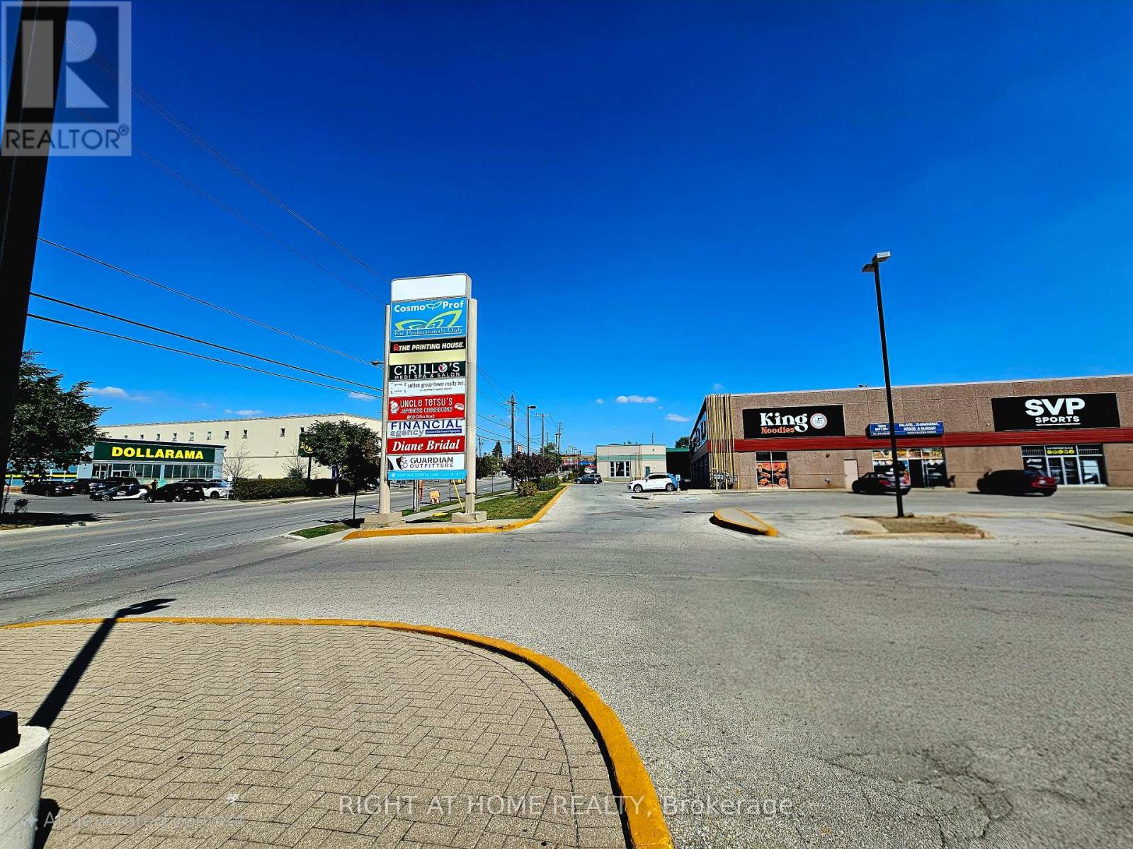 6 - 3220 Dufferin Street, Toronto, Ontario  M6A 2T3 - Photo 7 - W13607492