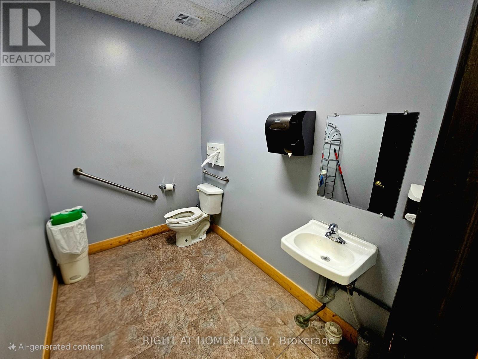 6 - 3220 Dufferin Street, Toronto, Ontario  M6A 2T3 - Photo 9 - W13607492