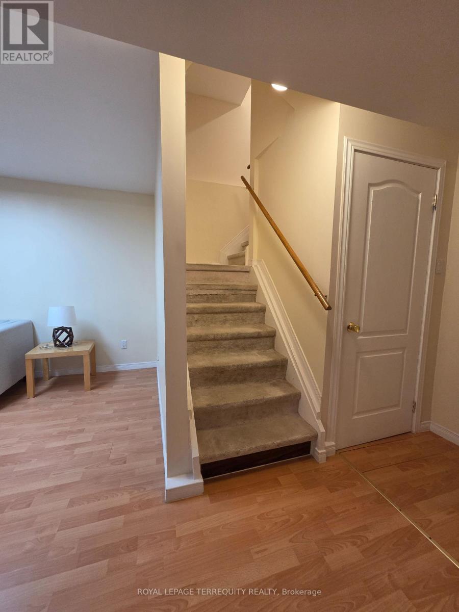 16 Royal Chapin Crescent, Richmond Hill, Ontario  L4S 1Z9 - Photo 5 - N13605566