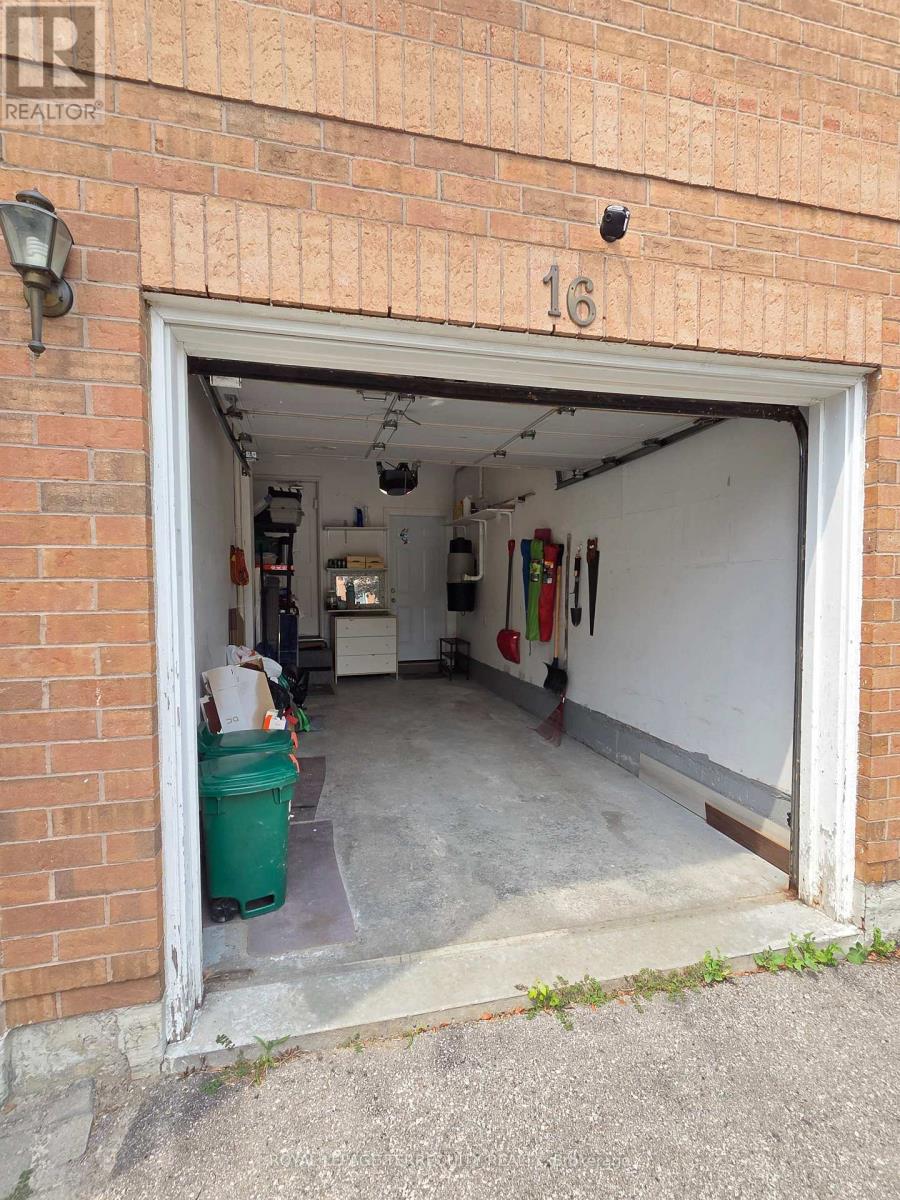 16 Royal Chapin Crescent, Richmond Hill, Ontario  L4S 1Z9 - Photo 2 - N13605566