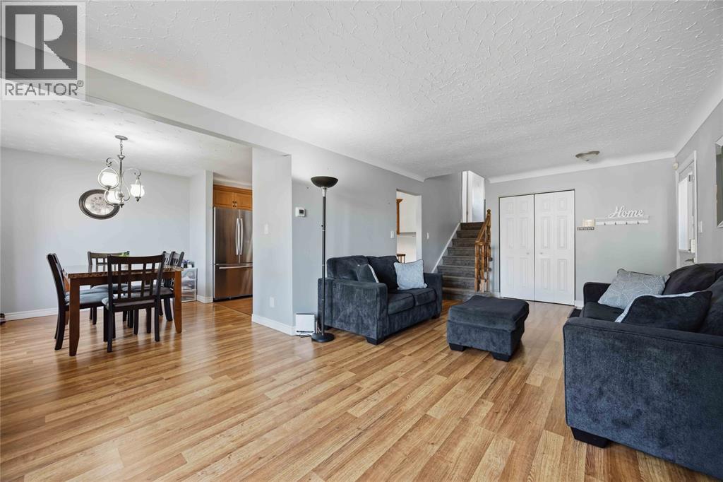48 York Crescent, Sarnia photo 6