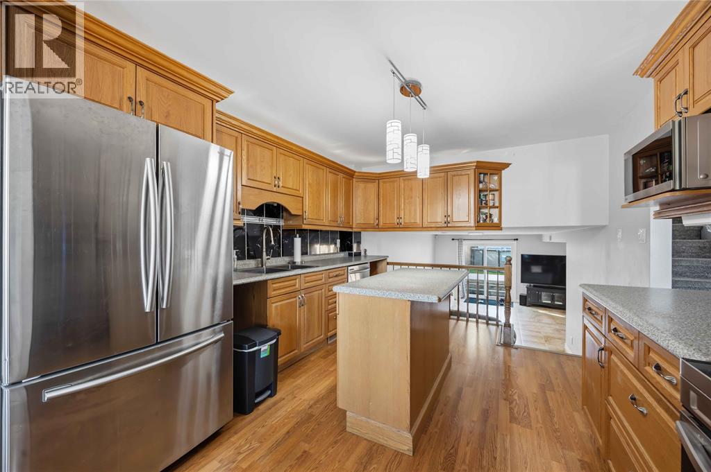 48 York Crescent, Sarnia photo 9