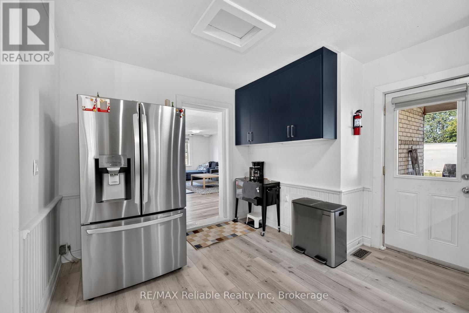 39 Main Street E, Bluewater (Zurich), Ontario  N0M 2T0 - Photo 14 - X13607664