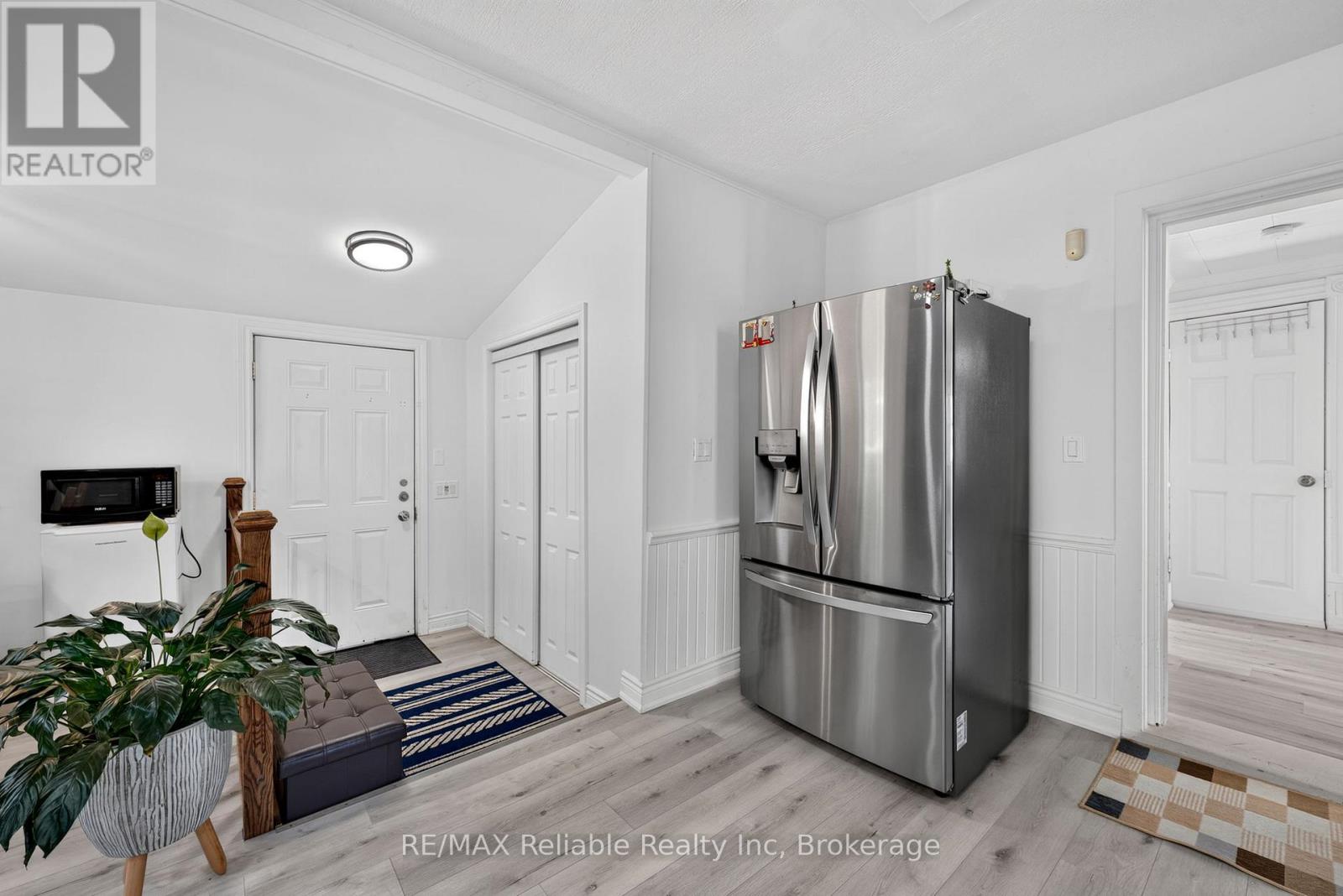39 Main Street E, Bluewater (Zurich), Ontario  N0M 2T0 - Photo 17 - X13607664