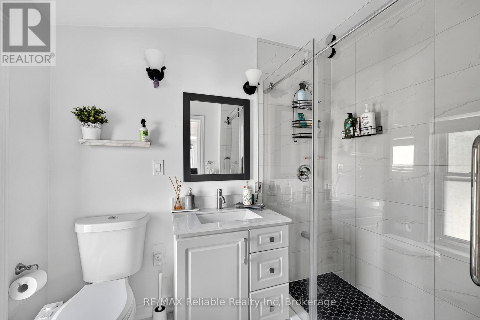 39 Main Street E, Bluewater (Zurich), Ontario  N0M 2T0 - Photo 23 - X13607664