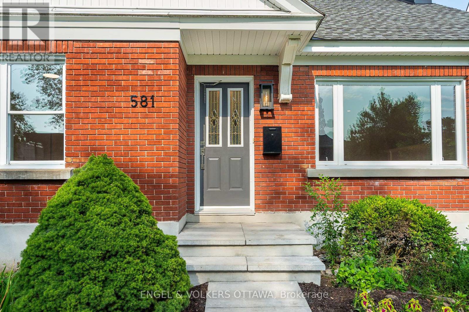 581 Windermere Avenue, Ottawa, Ontario  K2A 2W4 - Photo 4 - X13607670