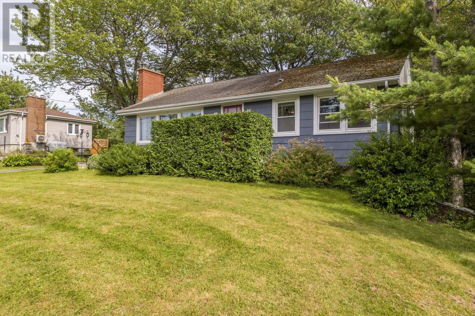 16 Wedgewood Avenue, Timberlea, Nova Scotia  B3T 1E7 - Photo 2 - 202618688
