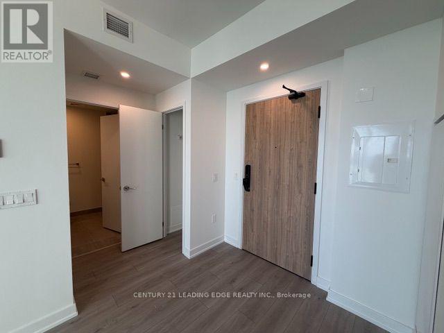 2810 - 1 Fairview Road E, Mississauga, Ontario  L5A 4C6 - Photo 4 - W13607650