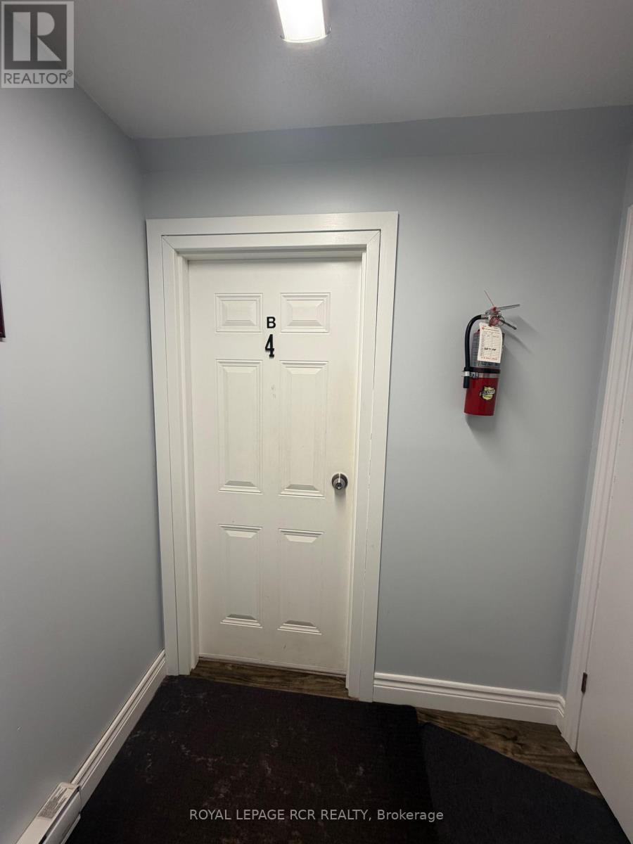 B - Unit 4 (Lower Level) - 50 Third Street, Orangeville, Ontario  L9W 2B1 - Photo 2 - W13607672