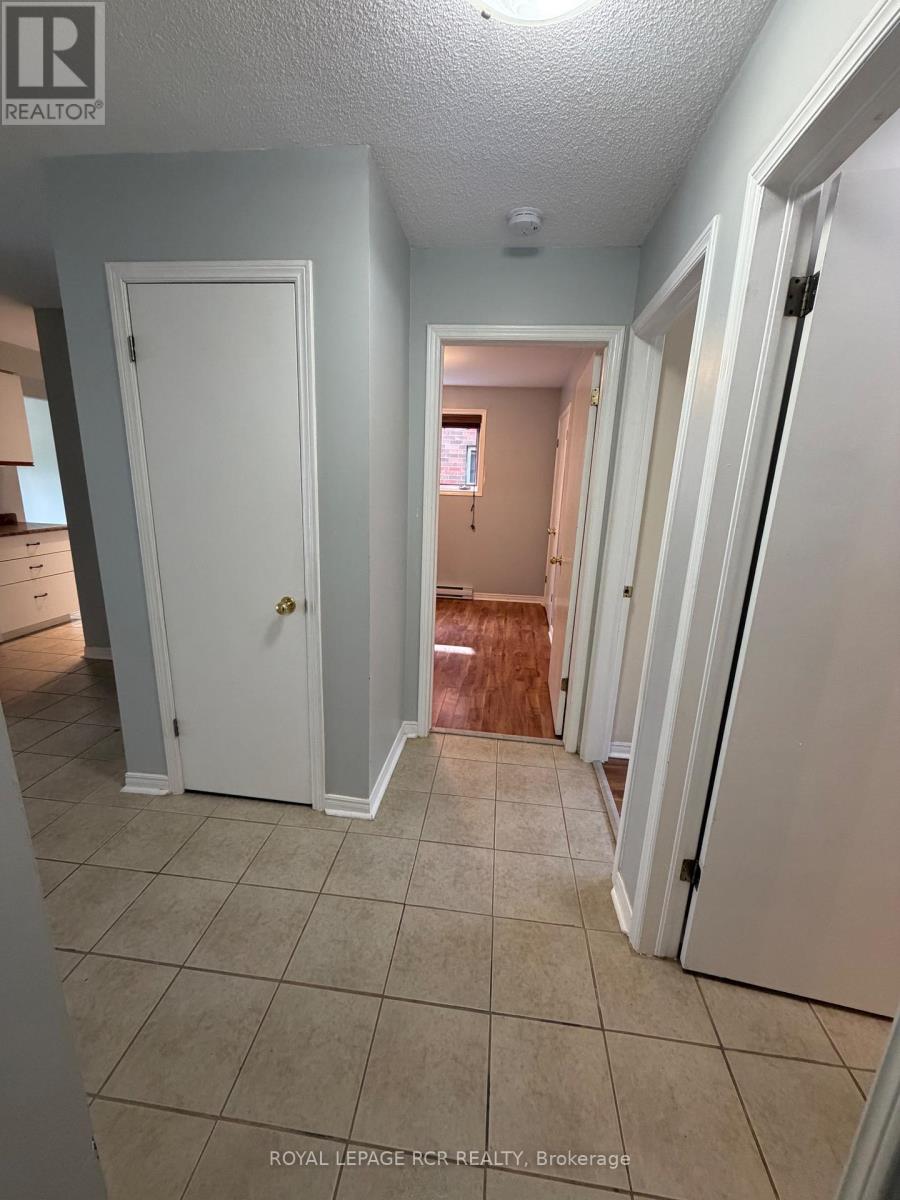 B - Unit 4 (Lower Level) - 50 Third Street, Orangeville, Ontario  L9W 2B1 - Photo 3 - W13607672