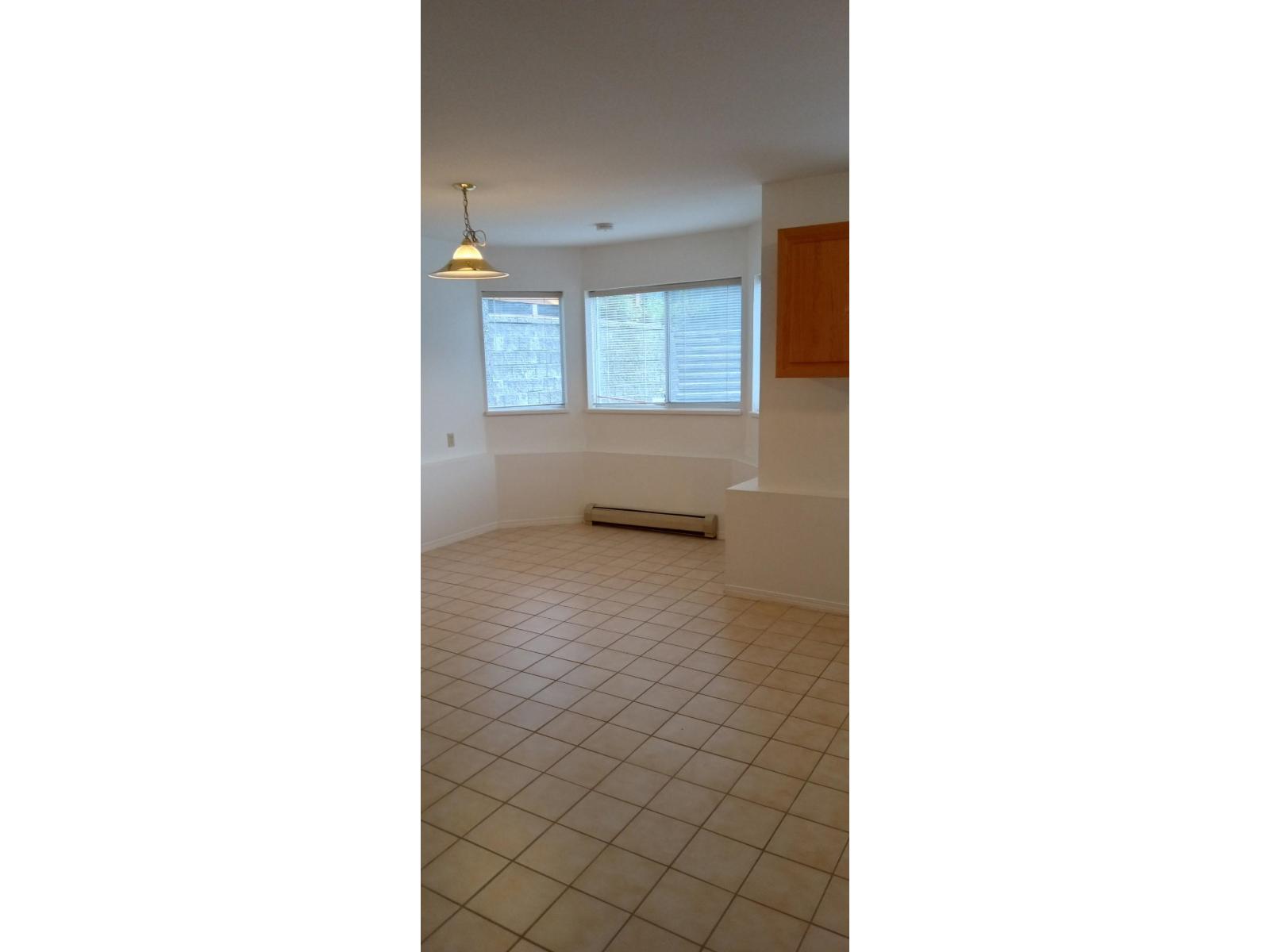 Lower Level 1073x Walnut Close, Surrey, British Columbia  V4N 1W2 - Photo 3 - R3149989