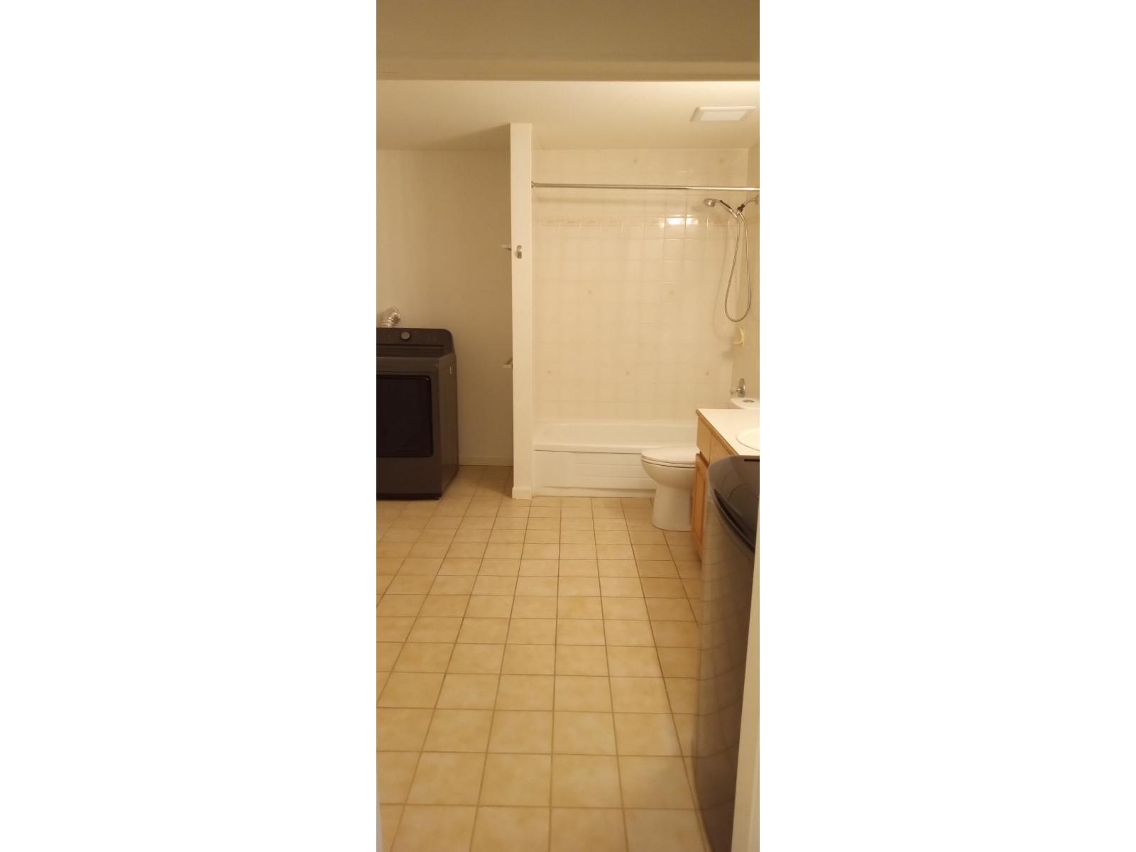 Lower Level 1073x Walnut Close, Surrey, British Columbia  V4N 1W2 - Photo 6 - R3149989