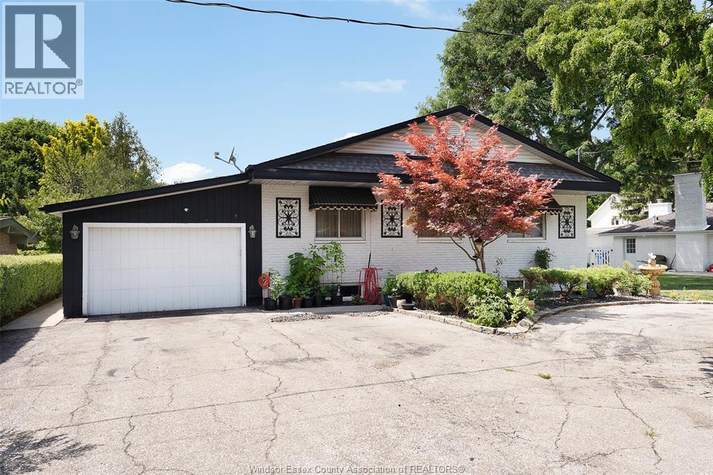 333 Coronado, Tecumseh, Ontario  N8N 2E5 - Photo 2 - 26018029