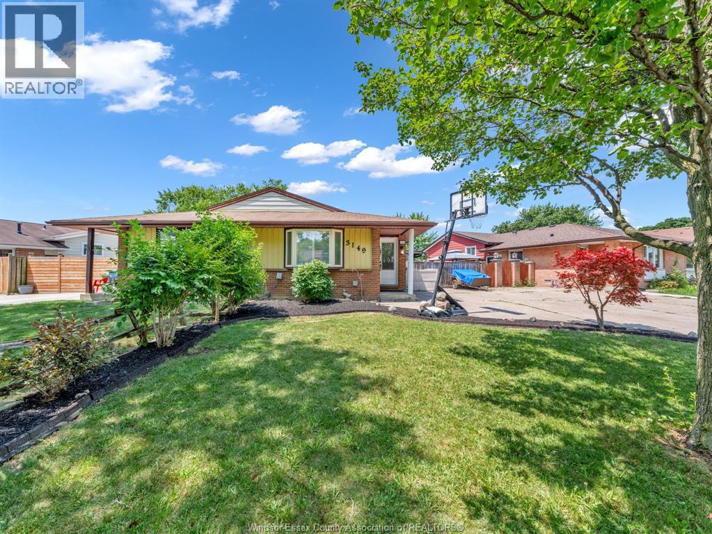 3149 Elmwood Crescent, Windsor, Ontario  N8R 1X5 - Photo 2 - 26018026