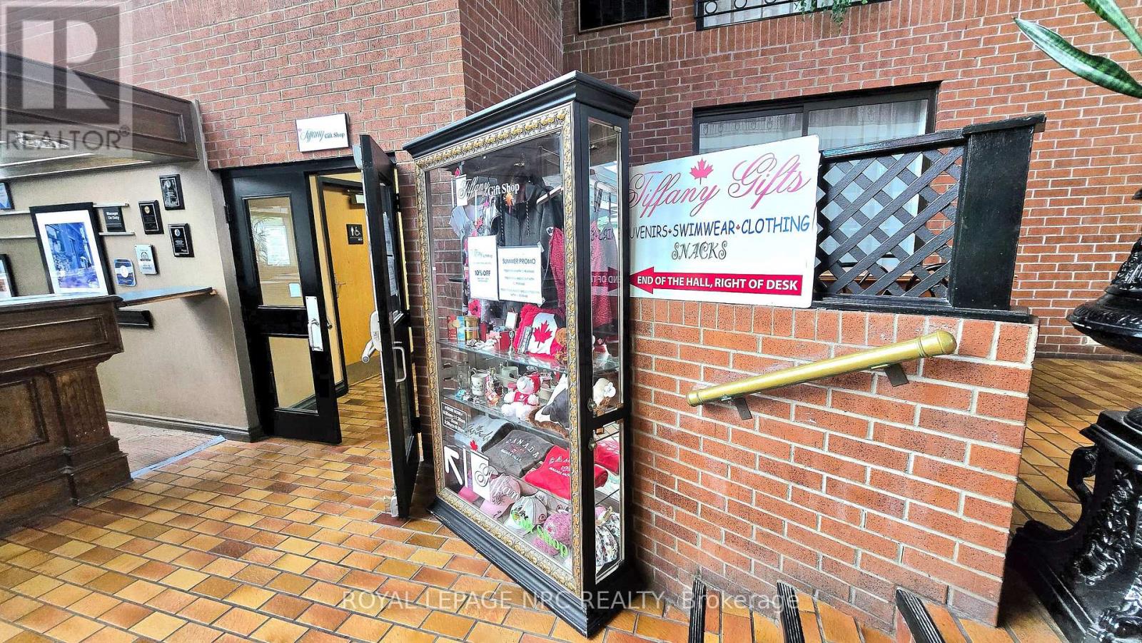 Gift Shop - 5591 Victoria Avenue, Niagara Falls, Ontario  L2G 3L4 - Photo 22 - X13607720