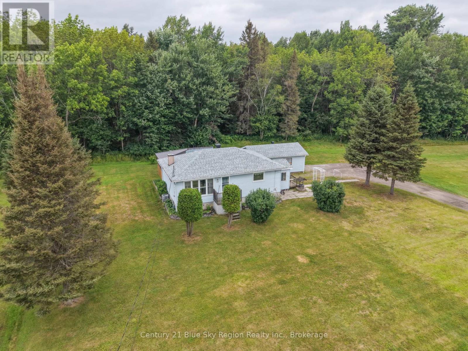 1272 Lakeshore Drive, North Bay, Ontario  P1B 8Z4 - Photo 2 - X13607948