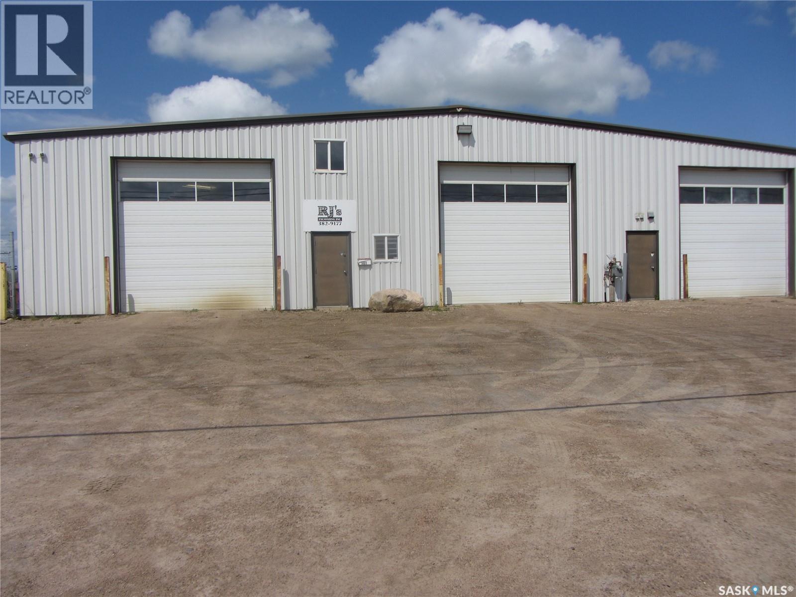 501 9th Street N, Martensville, Saskatchewan  S0K 1E0 - Photo 1 - SK043541
