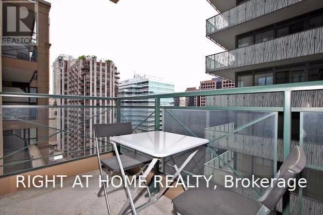 1413 - 35 Hayden Street, Toronto, Ontario  M4Y 3C3 - Photo 9 - C13607716