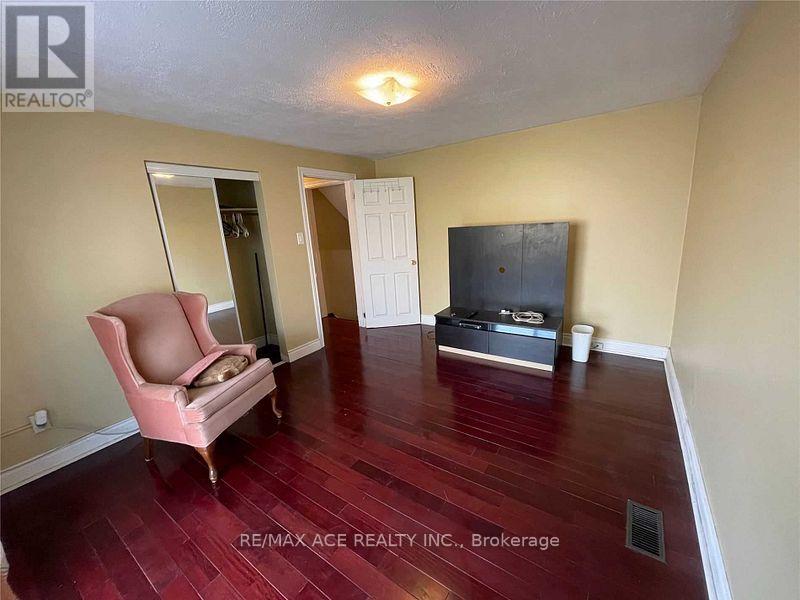 Lower - 40 Cavehill Crescent, Toronto, Ontario  M1R 4P9 - Photo 3 - E13607740