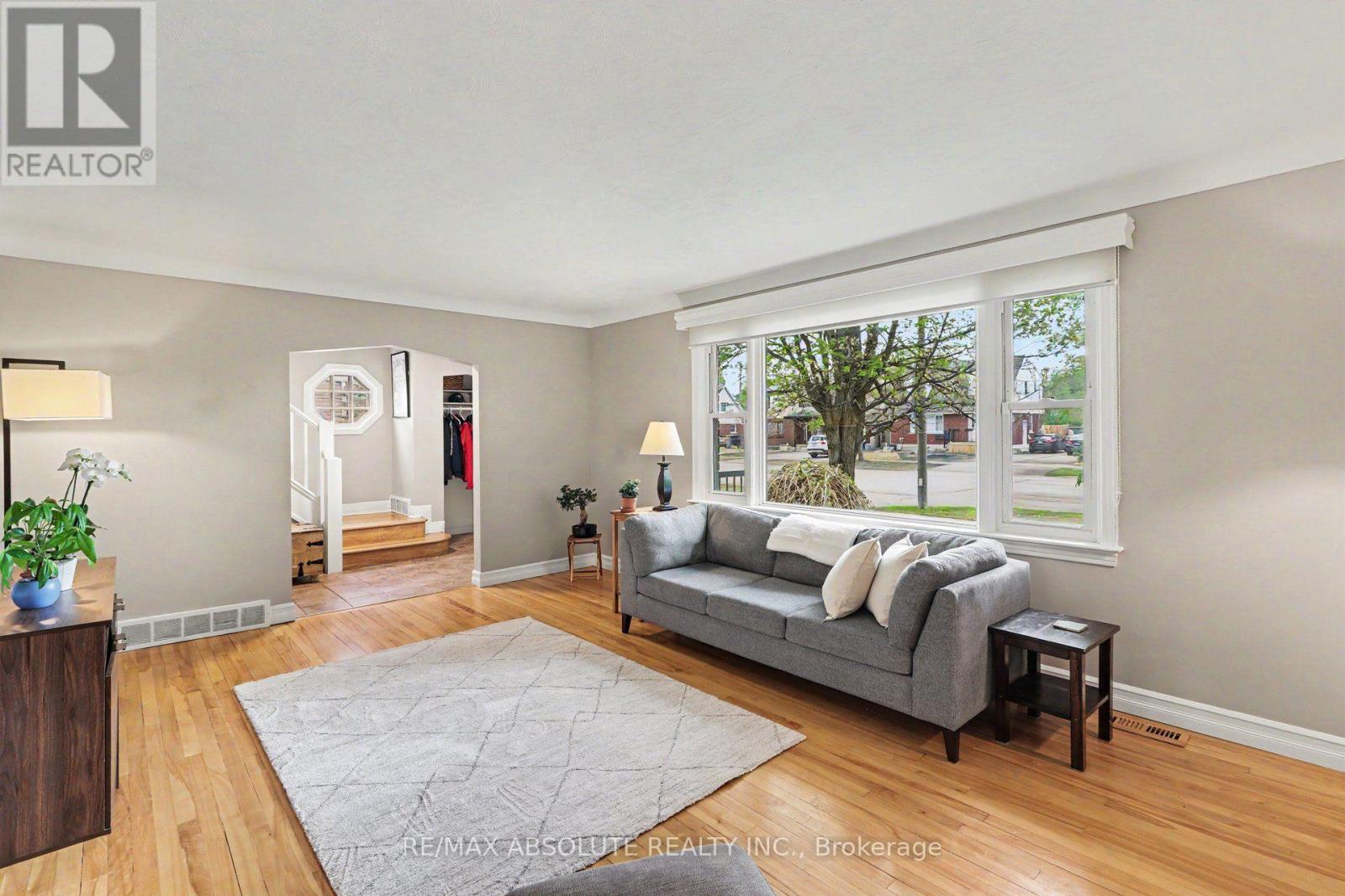 805 Smyth Road, Ottawa, Ontario  K1G 1P2 - Photo 11 - X13607900